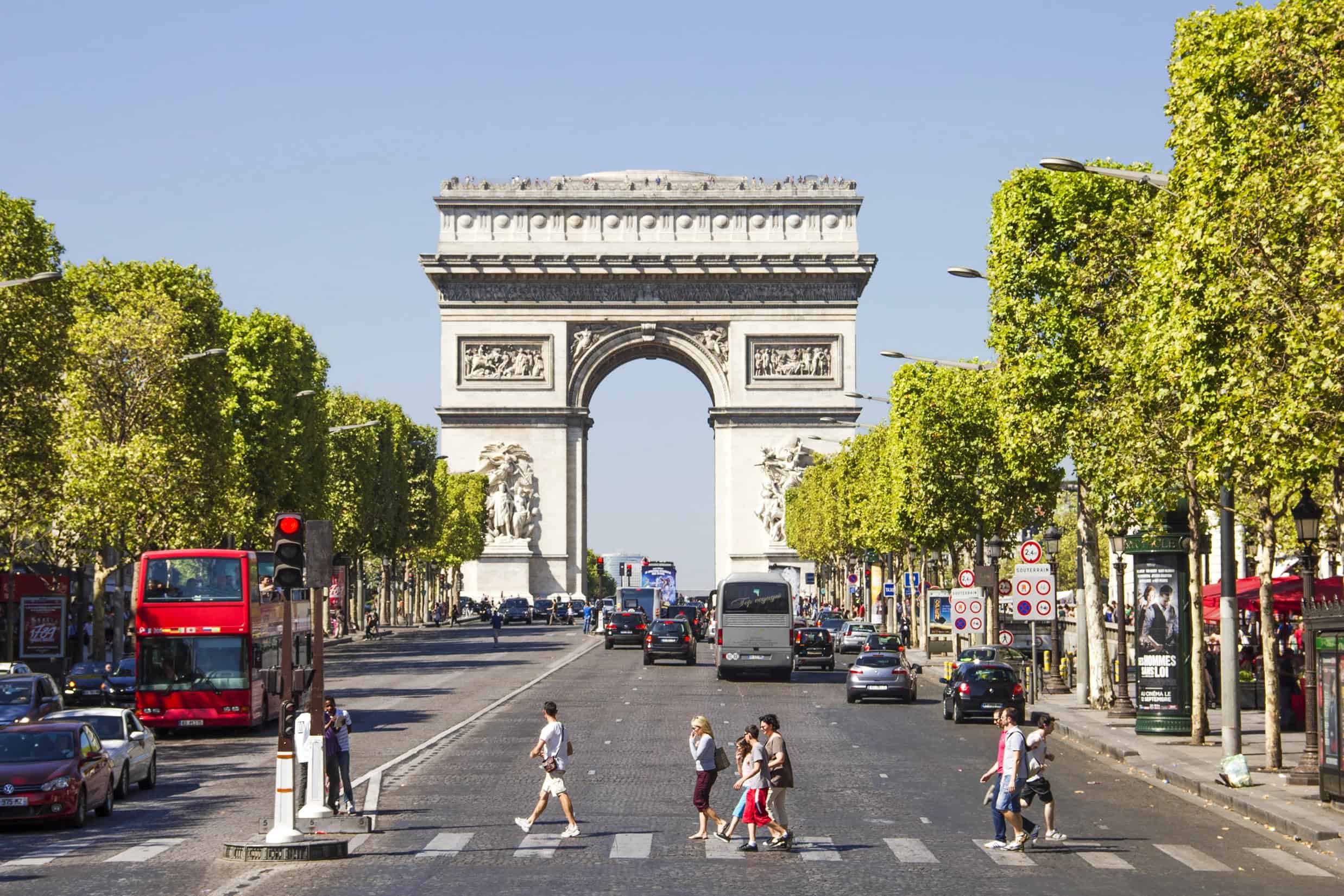 The most famous avenue of Paris has 1910m and is full of stores, cafes and restaurants.