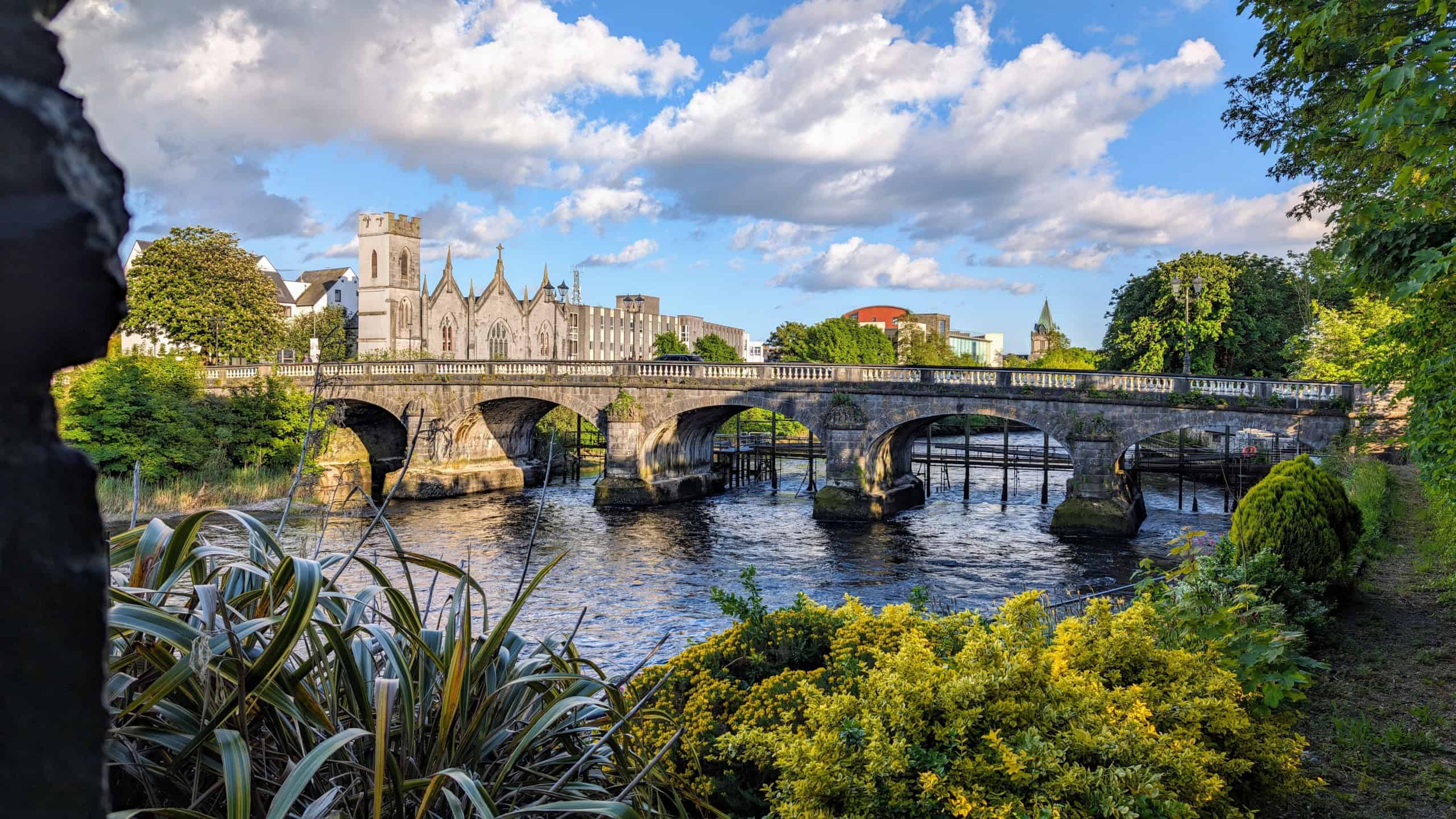 Galway city, buildings and architecture, Salmon Weir bridge, cityscape background, Irish landmarks, Ireland