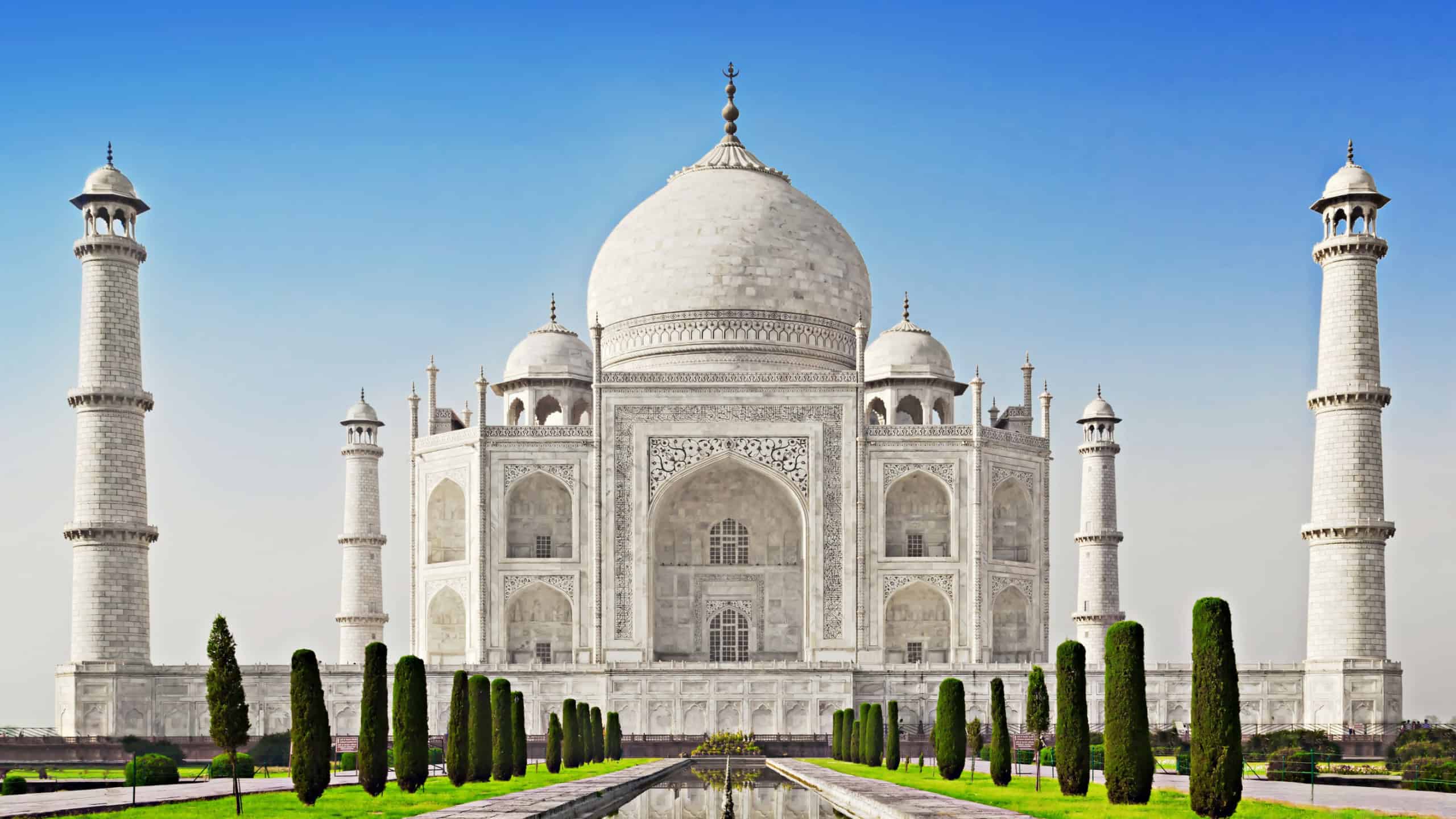Taj Mahal in sunrise light, Agra, India